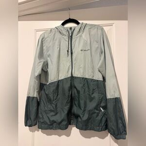 Columbia packable light weight two-toned windbreaker jacket, women’s medium